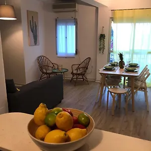 Cactus 2 Bedroom On Calle San Miguel Minutes From The By Namaste Elite , Torremolinos España